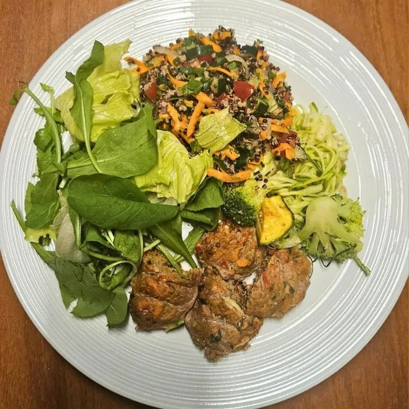 Sugestão de pré-treino nutritivo de abacate com ovo